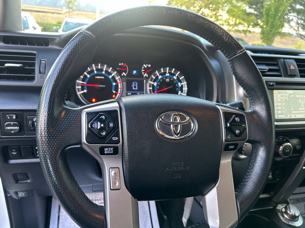 Used 2016 Toyota 4Runner SR5 AWD/4WD image 24