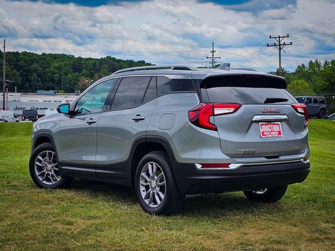 Used 2023 GMC Terrain SLT w/ Tech Package AWD/4WD image 6