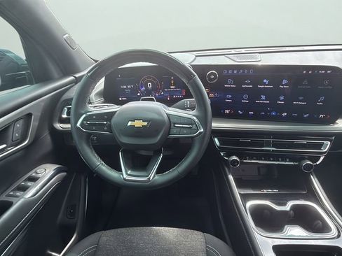 Used 2024 Chevrolet Traverse LT w/ Enhanced Driving Package FWD image 16