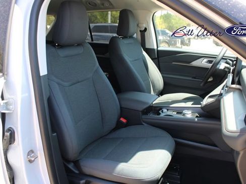 New 2026 Ford Explorer Active RWD image 7