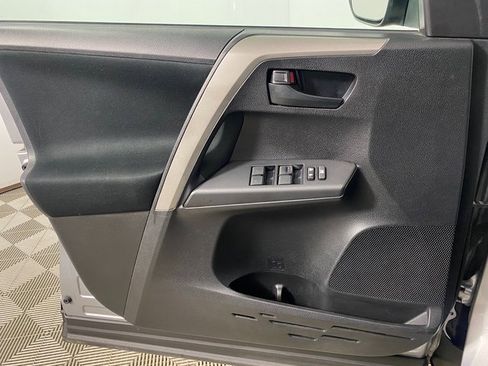 Certified 2018 Toyota RAV4 LE w/ Carpet Mat Package image 20