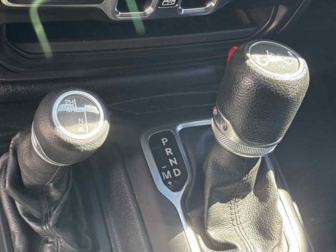 Used 2018 Jeep Wrangler Unlimited Sport S AWD/4WD image 15
