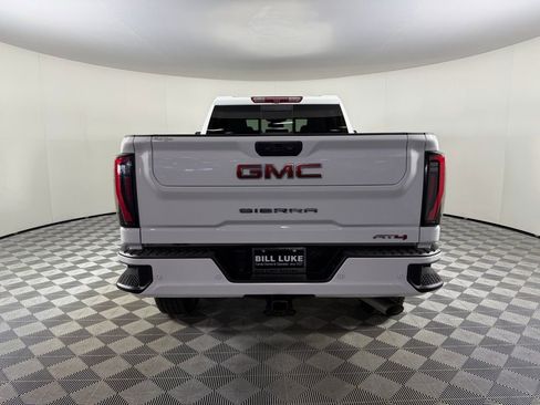 Used 2024 GMC Sierra 2500 AT4 w/ AT4 Preferred Package image 9