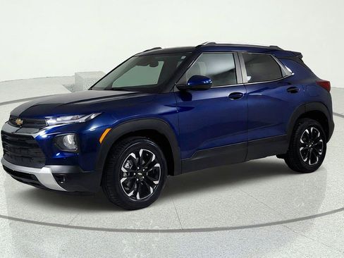 Used 2023 Chevrolet TrailBlazer LT FWD image 3