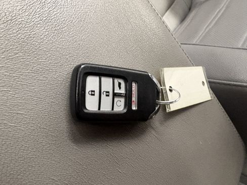 Used 2017 Honda CR-V Touring image 26