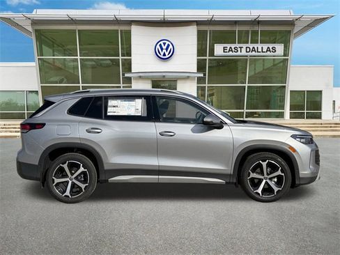 New 2026 Volkswagen Tiguan SE image 3