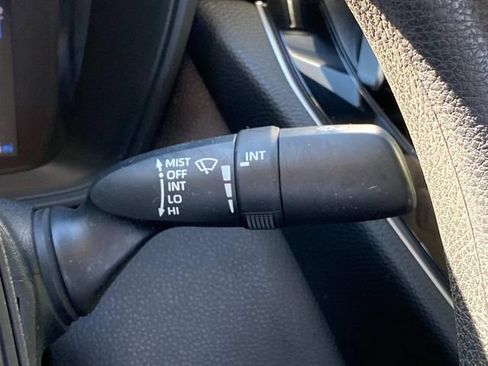 Used 2020 Toyota Corolla LE FWD image 21