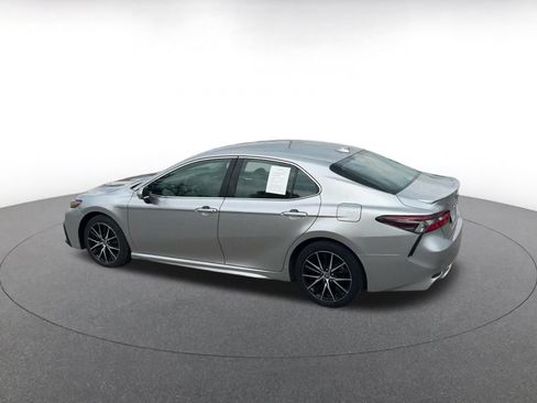 Used 2024 Toyota Camry SE FWD image 8