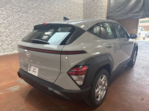 New 2027 Hyundai Kona SE FWD image 7