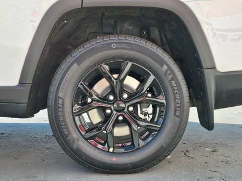 New 2026 Jeep Grand Cherokee L 4WD image 25