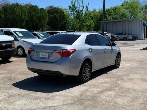 Used 2015 Toyota Corolla LE FWD image 7