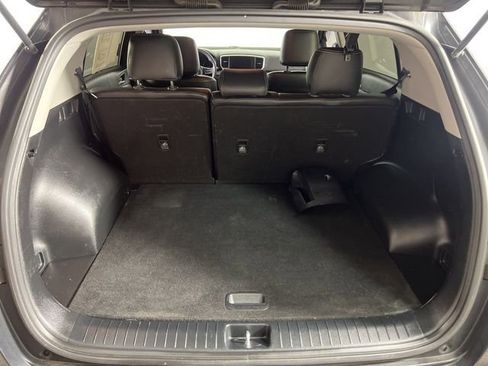 Used 2020 Kia Sportage LX image 6