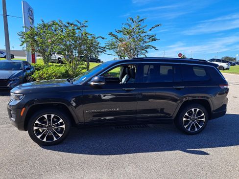 Used 2021 Jeep Grand Cherokee L Overland w/ Luxury Tech Group IV image 8