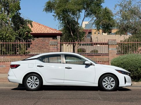 Used 2024 Nissan Sentra S FWD image 9
