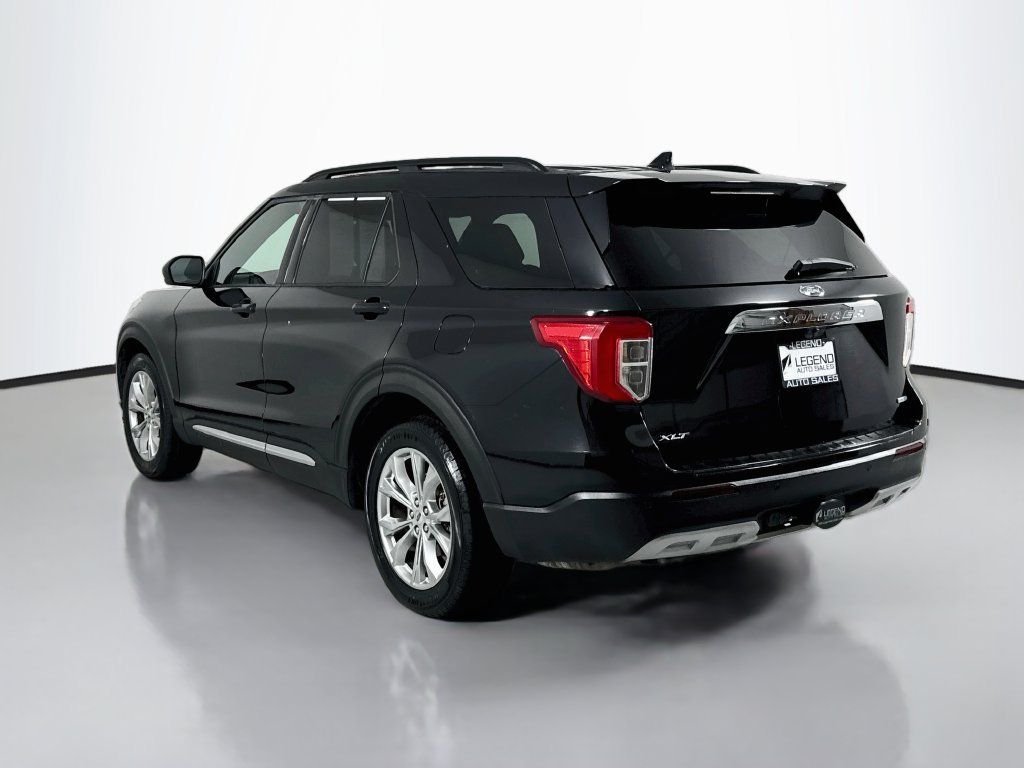 Used 2020 Ford Explorer XLT w/ Equipment Group 202A AWD/4WD image 8