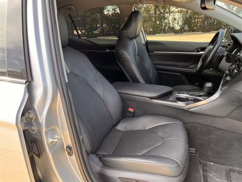 Used 2021 Toyota Camry XSE w/ Carpet Mat Package (TMS) image 25