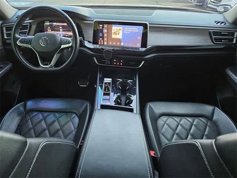 Used 2024 Volkswagen Atlas SEL Premium R-Line image 9