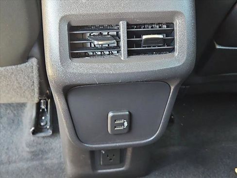 Used 2024 GMC Terrain SLT FWD image 16