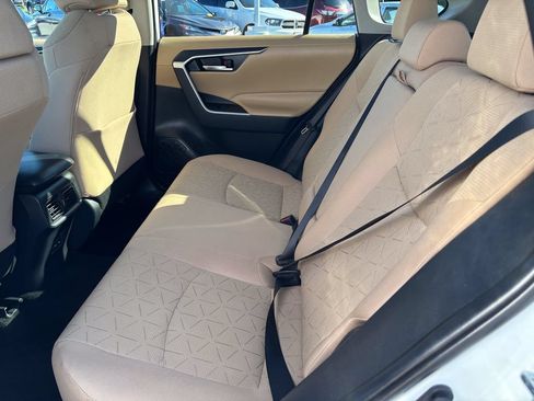 Used 2025 Toyota RAV4 XLE AWD/4WD image 46