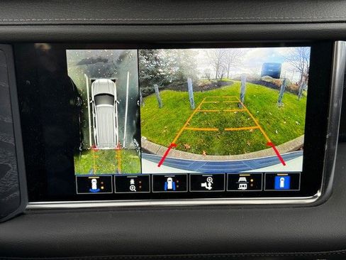 Used 2022 GMC Yukon Denali w/ Advanced Technology Package image 38