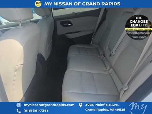 Used 2023 Nissan Rogue SL w/ SL Premium Package AWD/4WD image 9