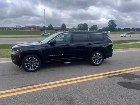 Certified 2025 Jeep Grand Cherokee L Overland w/ Advanced Protech Group III AWD/4WD image 7