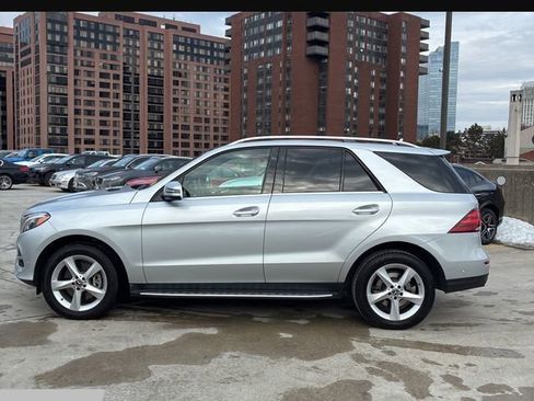 Used 2019 Mercedes-Benz GLE 400 4MATIC image 6