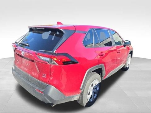 Used 2024 Toyota RAV4 LE image 5