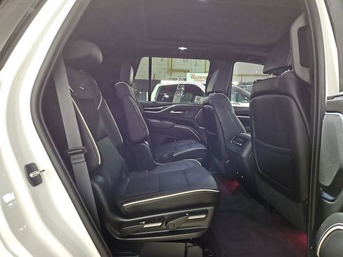 Used 2023 Cadillac Escalade Sport image 9