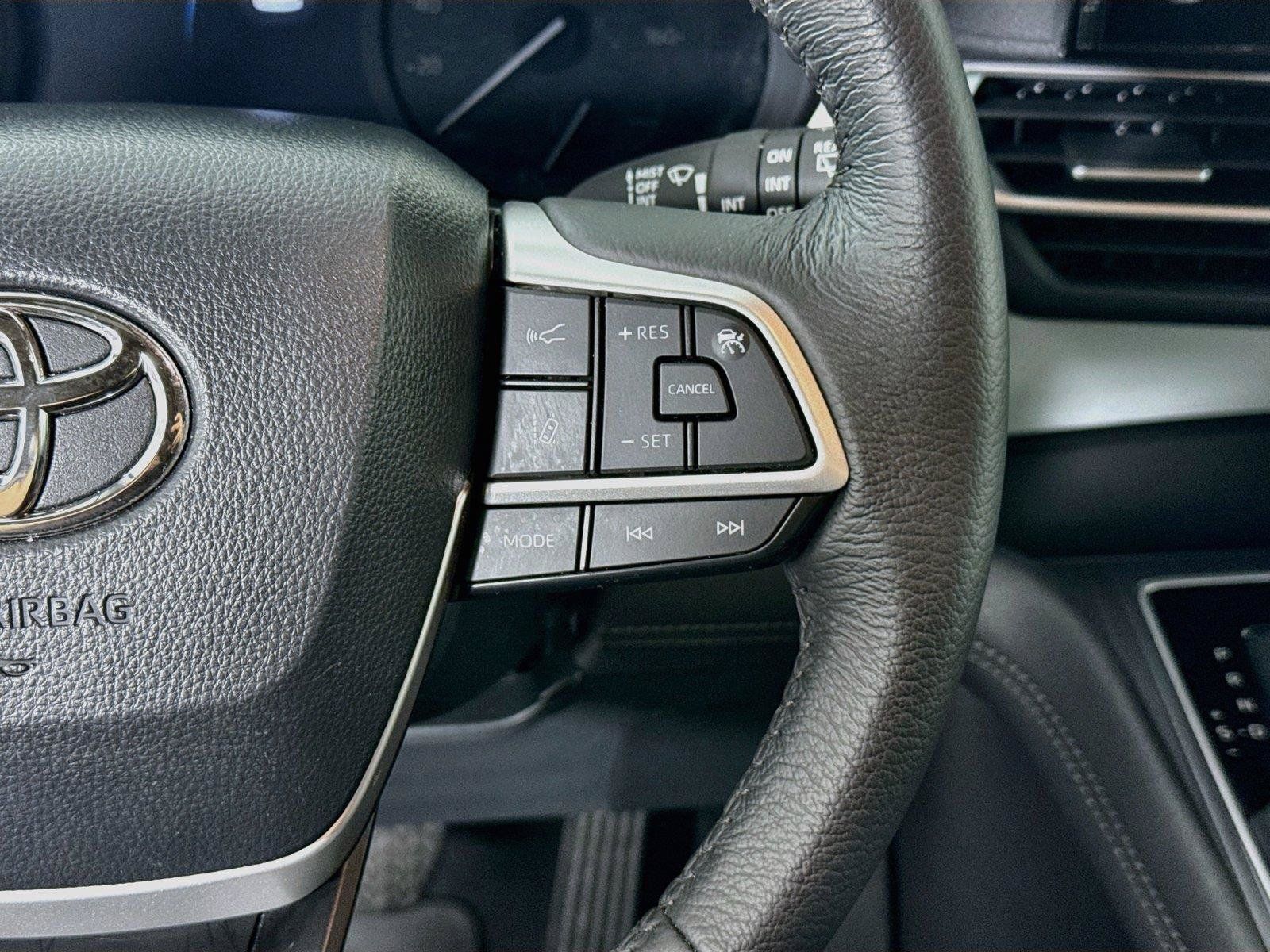 Certified 2026 Toyota Sienna XLE FWD image 20