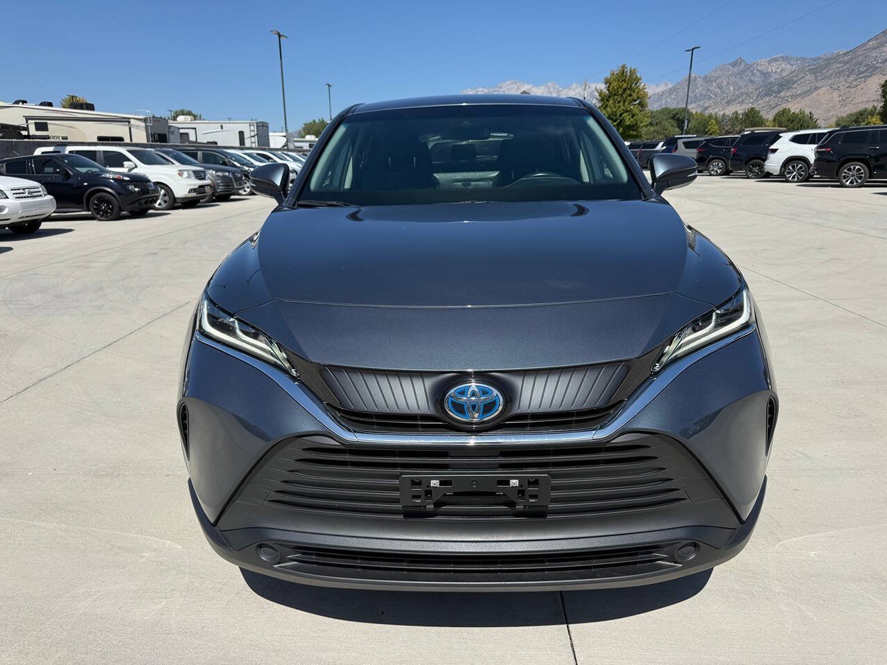 Used 2024 Toyota Venza LE AWD/4WD image 8