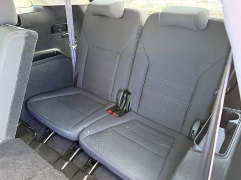 Used 2020 Kia Sorento LX image 12