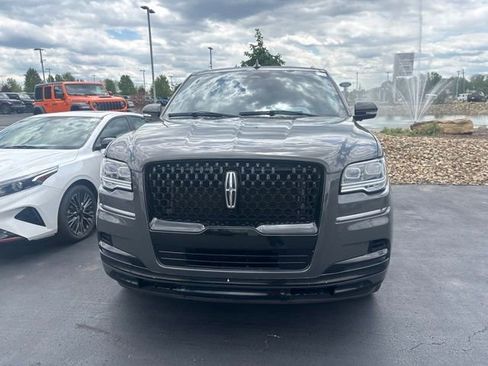 Used 2024 Lincoln Navigator Black Label AWD/4WD image 2