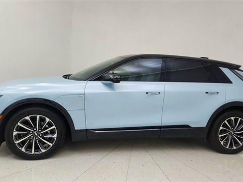 Used 2025 Cadillac Lyriq Sport image 3