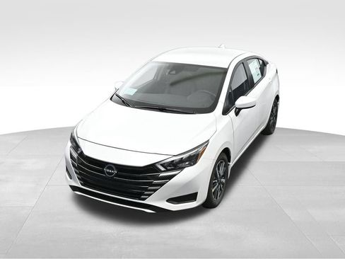 Used 2025 Nissan Versa SV w/ Trunk Package FWD image 18