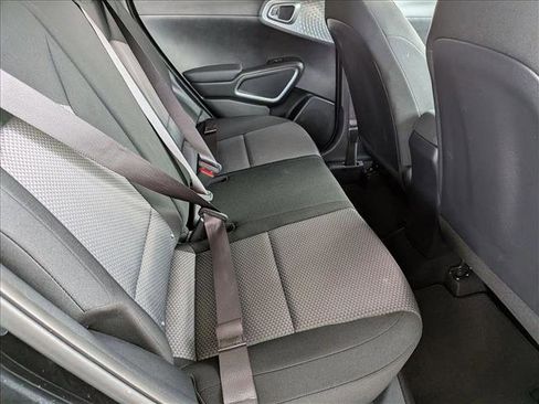 Used 2023 Kia Soul LX FWD image 18