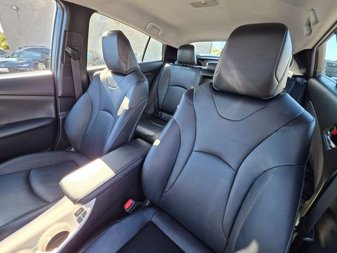 Used 2017 Toyota Prius Four Touring w/ Carpet Mat Package image 17