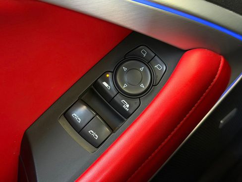 Used 2018 Chevrolet Camaro SS RWD image 19