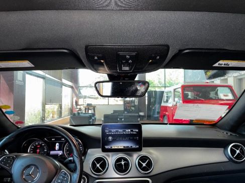 Used 2019 Mercedes-Benz CLA 250 image 32