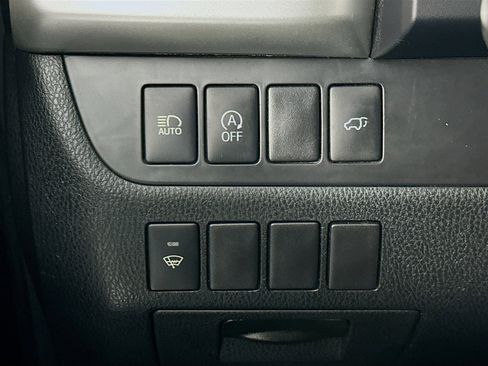 Used 2017 Toyota Highlander Plus image 16