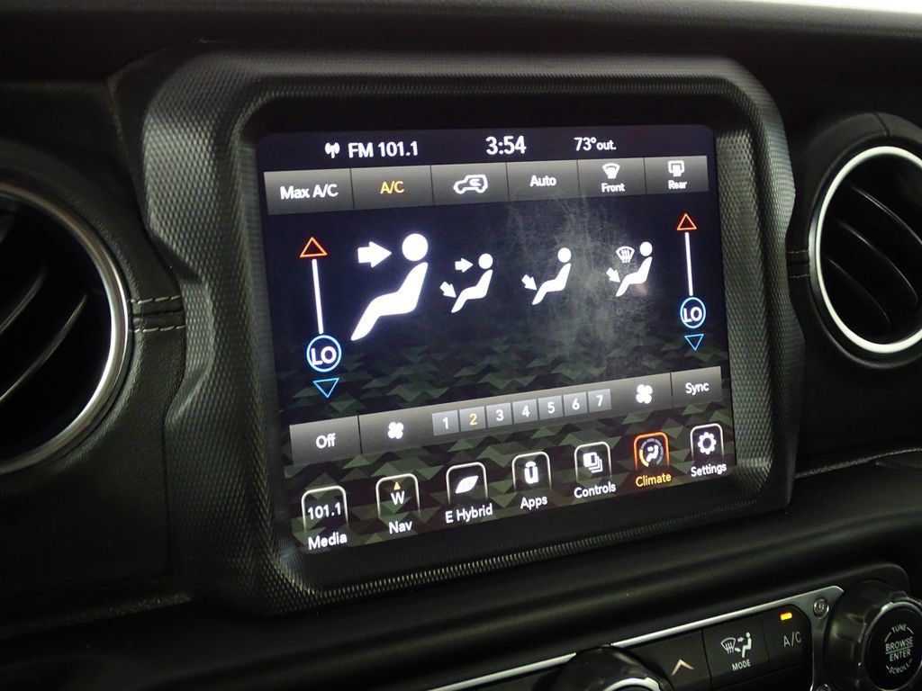 Used 2023 Jeep Wrangler Unlimited Sahara AWD/4WD image 32