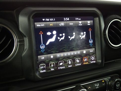 Used 2023 Jeep Wrangler Unlimited Sahara AWD/4WD image 32