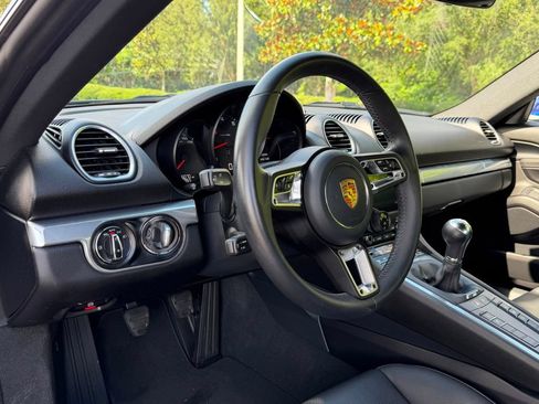 Certified 2024 Porsche 718 Cayman RWD image 4