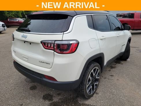 Used 2018 Jeep Compass Limited w/ Navigation Group AWD/4WD image 3
