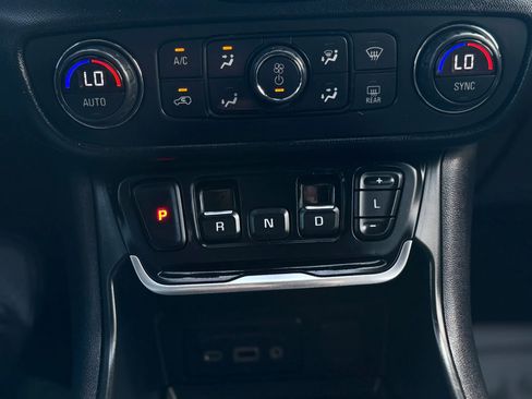 Used 2019 GMC Terrain SLT AWD/4WD image 34