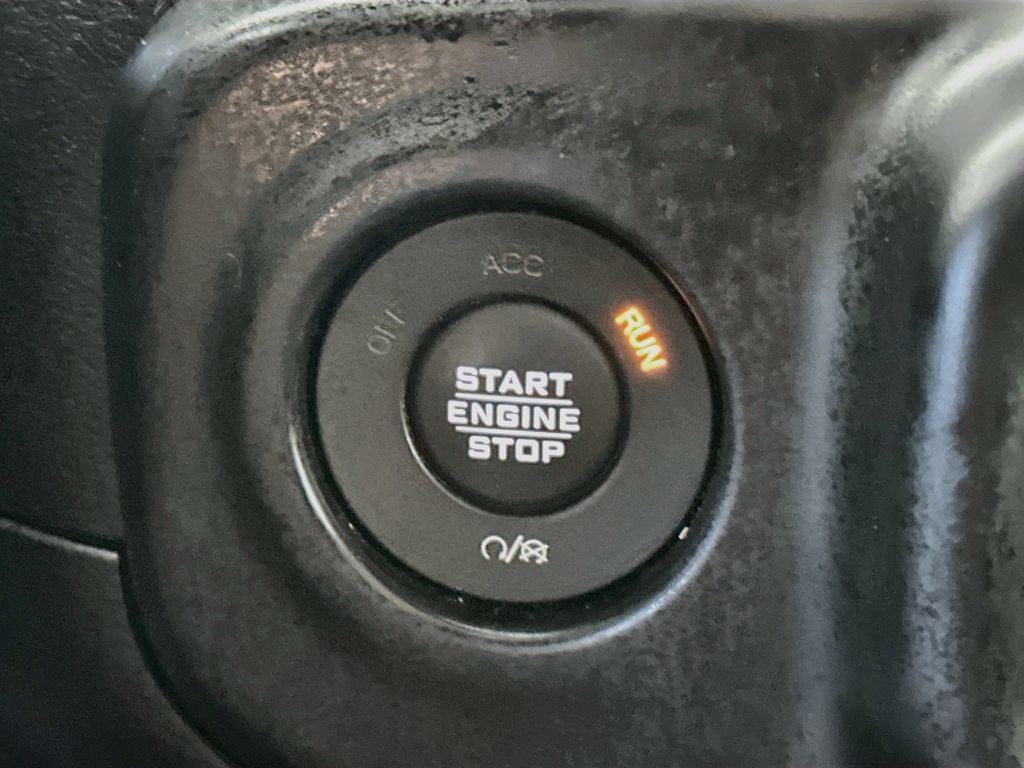Used 2020 Jeep Gladiator Sport AWD/4WD image 26