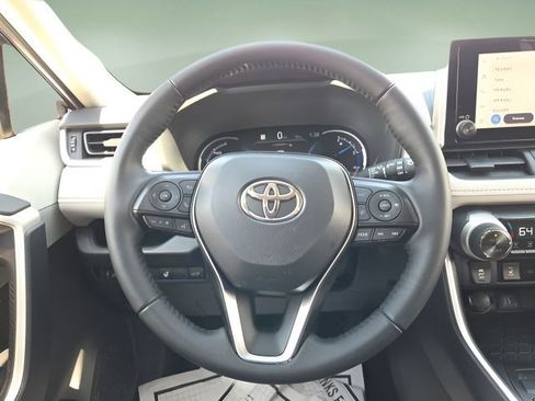 Used 2025 Toyota RAV4 XLE w/ Convenience Package image 12
