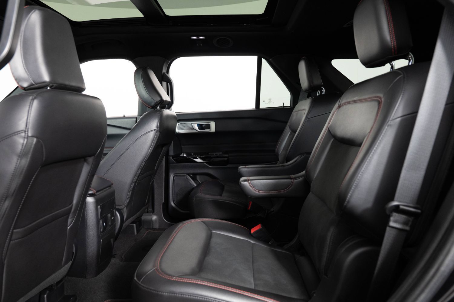 Used 2022 Ford Explorer ST-Line w/ Class IV Trailer Tow Package AWD/4WD image 18