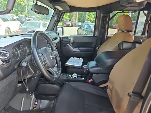 Used 2017 Jeep Wrangler Unlimited Sport w/ Quick Order Package 24S AWD/4WD image 14