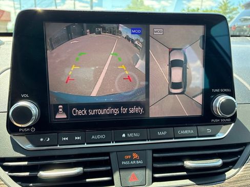 Used 2019 Nissan Altima 2.0 Platinum FWD image 22